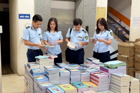 Cao Bằng tăng cường kiểm soát thị trường sách giáo khoa trước năm học mới