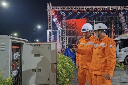 CTĐL Quảng Ninh: Đảm bảo nguồn điện an toàn dịp lễ 2/9, thắp sáng mốc son Quảng Ninh trở thành Thành phố trực thuộc Trung ương