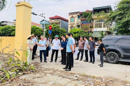 Đoàn giám sát HĐND thành phố Quảng Ninh làm việc tại phường Vàng Danh về quản lý, sử dụng tài sản công