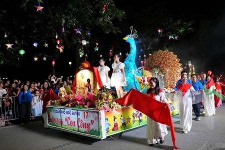 Hà Nội: Sơn Tây rực rỡ sắc màu, đón mùa Trung thu 2026