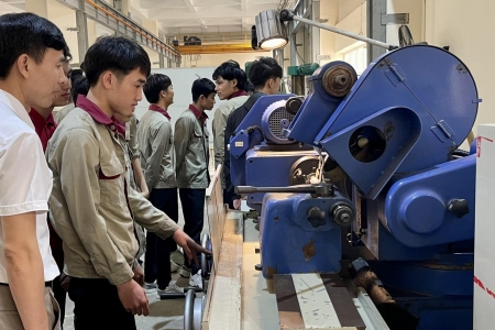 Sắp xếp mạng lưới cơ sở giáo dục nghề nghiệp công lập theo hướng tinh gọn, hiệu quả