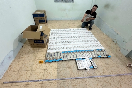 Vĩnh Long: Tạm giữ hình sự đối tượng buôn bán hơn 1.600 bao thuốc lá lậu
