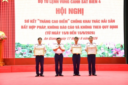 Bộ Tư lệnh Vùng Cảnh sát biển 4 quyết liệt chống khai thác IUU