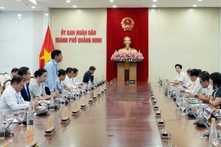 Đoàn cán bộ cấp Thứ trưởng và tương đương của Đảng Nhân dân Cách mạng Lào đến thăm, làm việc tại Quảng Ninh