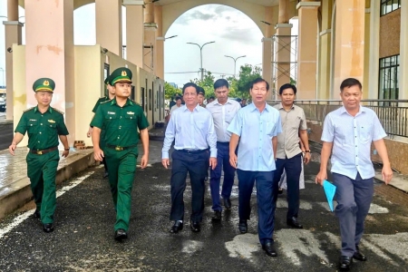 Chủ tịch UBND tỉnh An Giang kiểm tra công tác chuẩn bị lễ công bố khai trương cặp Cửa khẩu quốc tế Khánh Bình - Chrey Thom