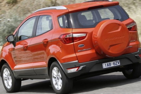 Vì sao nhiều mẫu SUV địa hình vẫn chuộng bánh dự phòng treo ngoài dù bất tiện khi đi phố