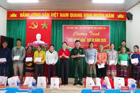 Quảng Trị: Ấm áp chương trình “Thời sự về bản” nơi biên cương Hướng Phùng