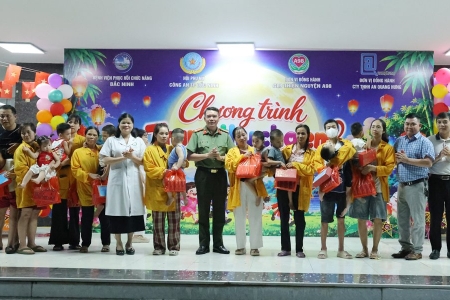 Ấm áp “Trung thu cho em” tại Bệnh viện Phục hồi chức năng Bắc Ninh
