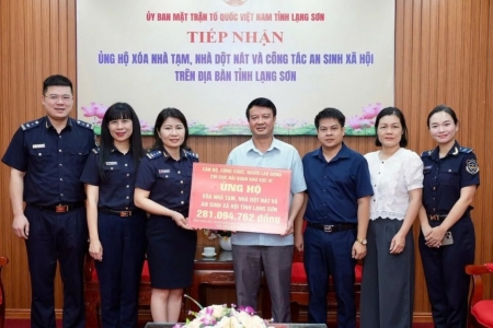 Hải quan khu vực VI chung tay hỗ trợ xóa nhà tạm, nhà dột nát