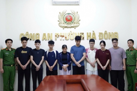 Hà Nội: Khởi tố 8 đối tượng bán "thuốc nam gia truyền" dỏm, lừa đảo hàng nghìn bệnh nhân