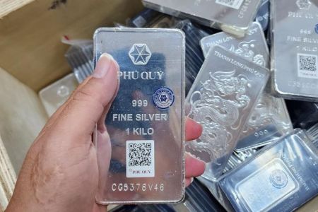 Giá bạc hôm nay 26/10: Bạc thế giới giảm mạnh