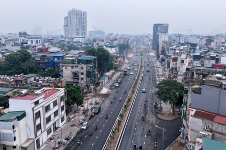 Đầu tư công và dịch vụ tạo động lực tăng trưởng