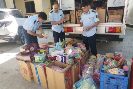 Đội Quản lý thị trường số 2 Lào Cai xử lý nhiều vụ kinh doanh hàng nhập lậu, hàng giả