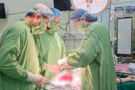 Bệnh viện Phụ sản Hải Phòng bóc u xơ tử cung nặng 1,9 kg, bảo tồn tử cung cho người bệnh