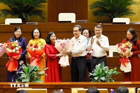 Thủ tướng Lê Minh Hưng, Chủ tịch Quốc hội Trần Thanh Mẫn gặp mặt nữ đại biểu Quốc hội khóa XVI