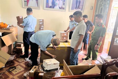 Hà Nội: Tạm giữ 2.893 túi xách có dấu hiệu giả mạo nhãn hiệu nổi tiếng