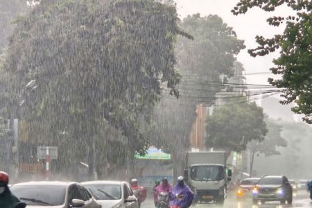 Thời tiết ngày 22/10: Bắc Bộ và Trung Bộ có mưa, Nam Bộ mưa dông chiều tối