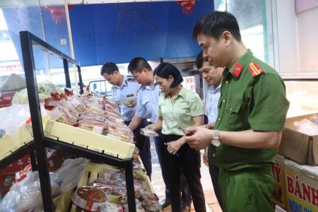 Hưng Yên: Tăng cường kiểm soát thị trường thực phẩm, xử lý 14 vụ vi phạm