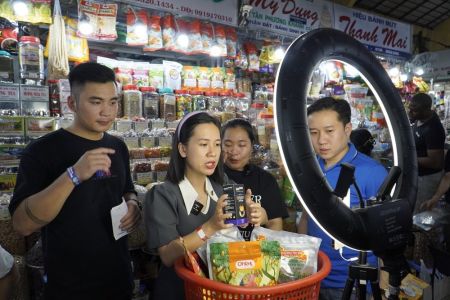 Bán hàng đa kênh: Doanh nghiệp Việt cần vượt qua bài toán vận hành