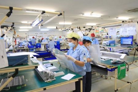 Khơi thông nguồn vốn cho doanh nghiệp: Không chỉ là câu chuyện giảm lãi suất
