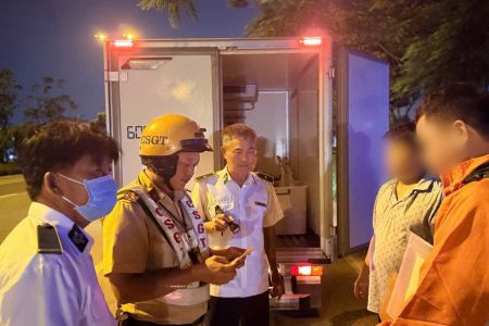 TP.HCM: CSGT Rạch Chiếc xuyên đêm kiểm tra, phát hiện gần 1 tấn sản phẩm động vật vi phạm