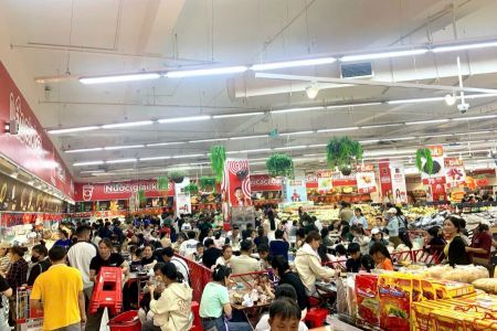 TP.HCM mở cao điểm kích cầu cuối năm, tăng nguồn hàng bình ổn phục vụ Tết
