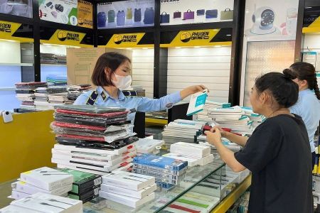 Lâm Đồng siết thị trường, chặn hàng giả từ không gian mạng