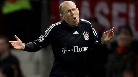 Tiền vệ kỳ cựu Arjen Robben muốn gia nhập Man Utd