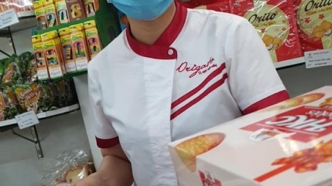 Người dân lo lắng khi Công Ty bánh kẹo Hải Hà - Kotobuki cho nhân viên có nguy cơ lây nhiễm Covid-19 đi bán hàng