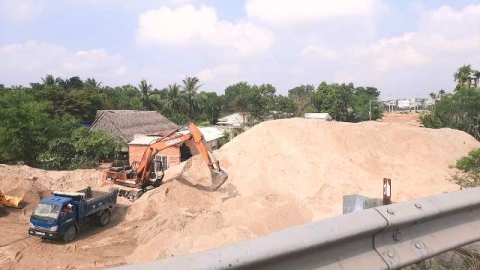 P. Điện An-TX. Điện Bàn (Quảng Nam): Bãi tập kết cát trái phép 'vô tư' hoạt động