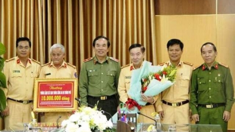 Đà Nẵng: Thưởng nóng Phòng CSGT vì kịp thời phát hiện 2 vụ người nước ngoài nhập cảnh trái phép