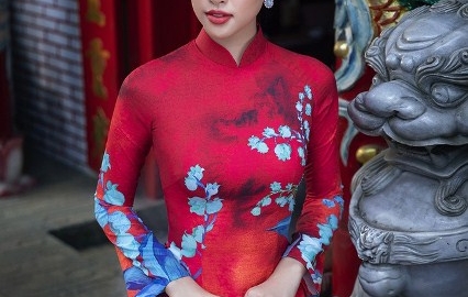 Hoa hậu Tiểu Vy: Khoe nhan sắc “nàng Xuân” đón Xuân Canh Tý 2020