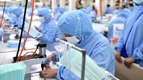 Doanh nghiệp Việt Nam xuất khẩu hơn 1,37 tỷ chiếc khẩu trang y tế các loại trong năm 2020