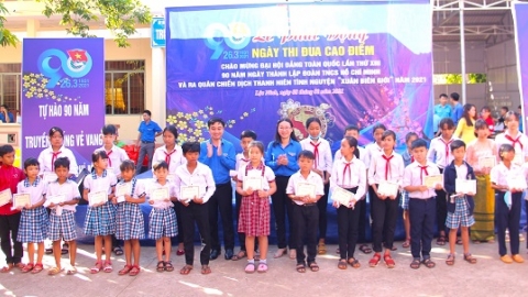Tuổi trẻ Bình Phước tiếp sức vùng biên, tô thắm sắc màu thiện nguyện dịp Xuân về