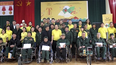 Tập đoàn Mường Thanh thăm hỏi, tặng quà các thương, bệnh binh tại Phú Thọ