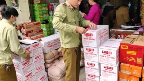 Đà Nẵng: Tạm giữ 350 gói hạt dưa có dấu hiệu giả mạo nhãn hiệu "Thiên Hương và hình"
