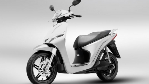 VinFast ra mắt hai dòng xe máy điện mới và công bố mô hình trải nghiệm mua sắm O2O