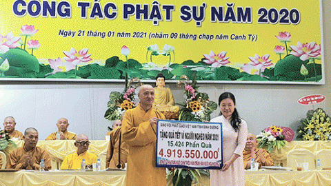 Giáo hội Phật giáo Việt Nam tỉnh Bình Dương: Trao tặng gần 5 tỷ đồng ủng hộ Tết vì người nghèo năm 2021