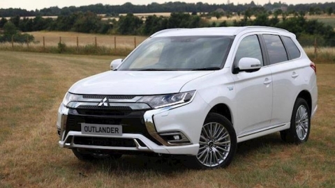 Bơm xăng bị lỗi, Mitsubishi Outlander thu hồi hơn 5000 xe ô tô để thay thế