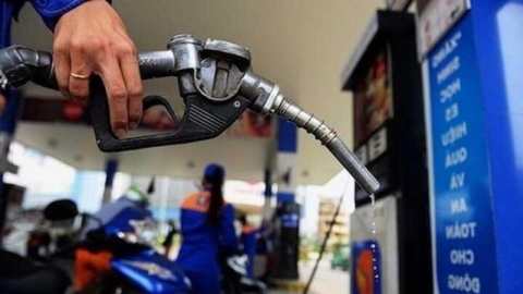 Lần thứ 5 liên tiếp xăng tăng giá