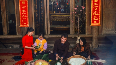 Xốn xang hương vị bánh chưng làng cổ Hùng Lô ngày Tết