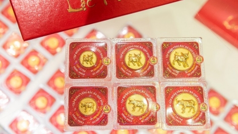 Vía Thần Tài, bạn đã chọn Trâu vàng để cả năm may mắn?