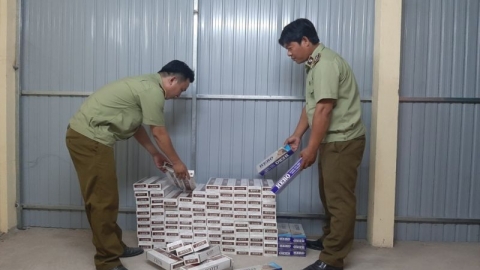 Tạm giữ gần 1.200 bao thuốc lá điếu nhập lậu