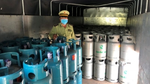 Tiền Giang: Tạm giữ 300 bình gas trị giá khoảng 150 triệu đồng có dấu hiệu giả mạo nhãn hiệu