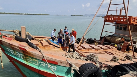 Phát hiện 2 tàu đánh cá chở đầy dầu DO nghi nhập lậu trên vùng biển Côn Đảo