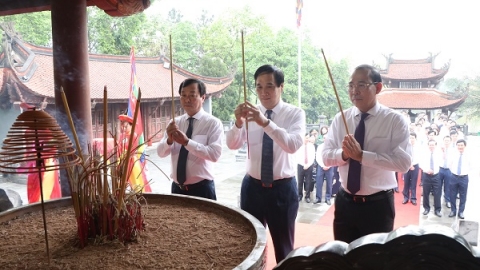Trang nghiêm thành kính Lễ giỗ Đức Quốc Tổ Lạc Long Quân và dâng hương tưởng niệm Tổ Mẫu Âu Cơ