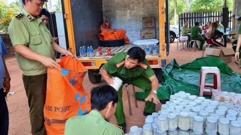 Bình Định: Tạm giữ hàng nghìn sản phẩm thực phẩm, hóa mỹ phẩm không hóa đơn chứng từ