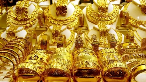 Giá vàng ngày 28/4: Vàng suy yếu trong bối cảnh dòng tiền hướng đến các kênh sinh lời khác
