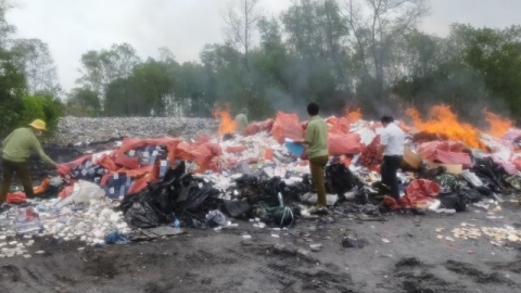 Tây Ninh: Tiêu hủy hơn 250.000 bao thuốc lá nhập lậu đợt 1 năm 2021