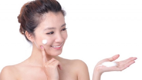 Thu hồi sản phẩm “kem dưỡng trắng da chống nhăn” do chứa chất cấm